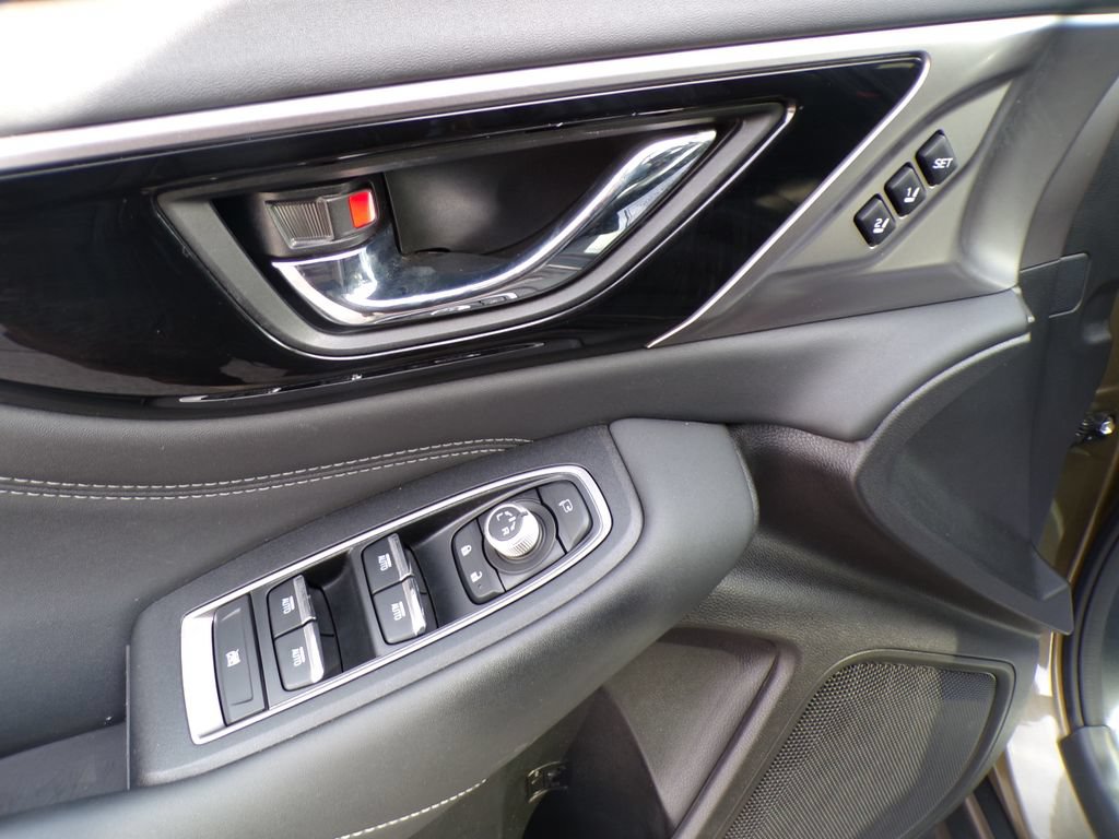 Used 2023 Subaru Outback Touring AWD/4WD image 14