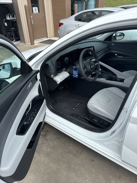 New 2026 Hyundai Elantra Limited w/ Cargo Package FWD image 10