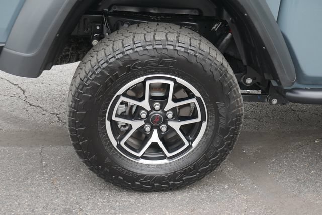Used 2025 Jeep Gladiator Rubicon w/ Safety Group AWD/4WD image 12