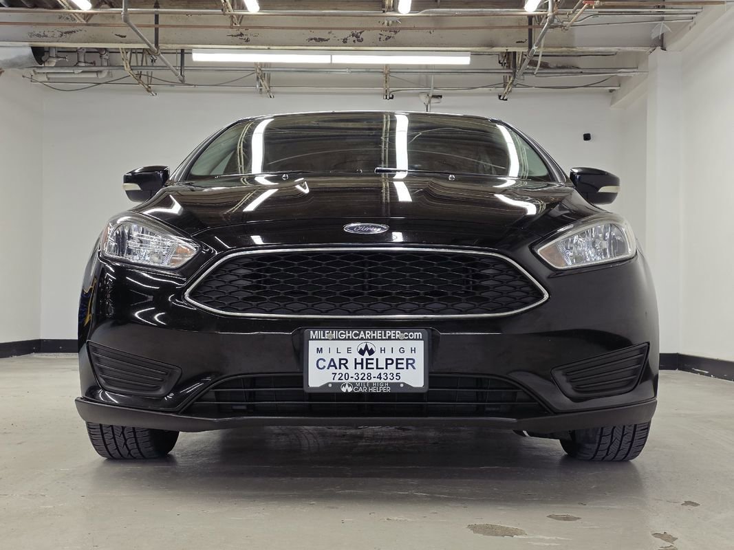 Used 2018 Ford Focus SE w/ Cold Weather Package FWD image 3