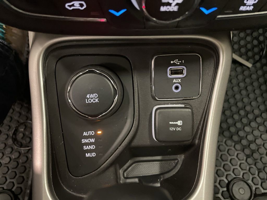 Used 2019 Jeep Compass Latitude w/ Popular Equipment Group image 28