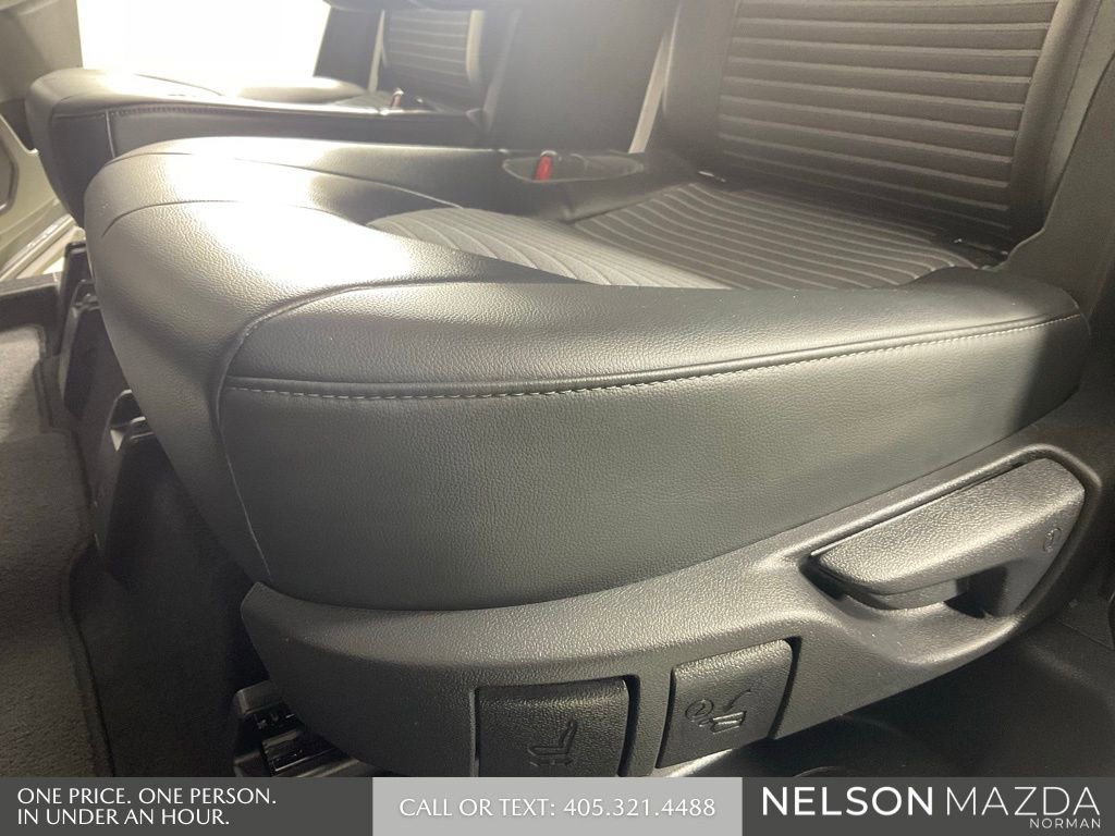Used 2022 Toyota Highlander XSE FWD image 27