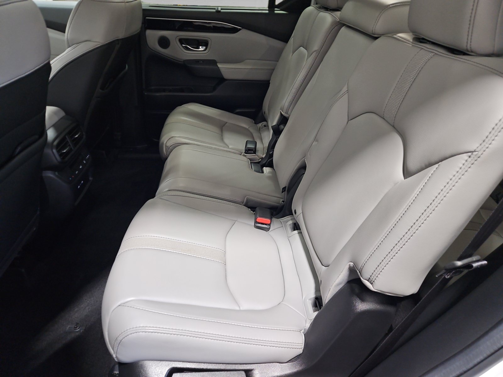 Used 2025 Honda Pilot EX-L image 15