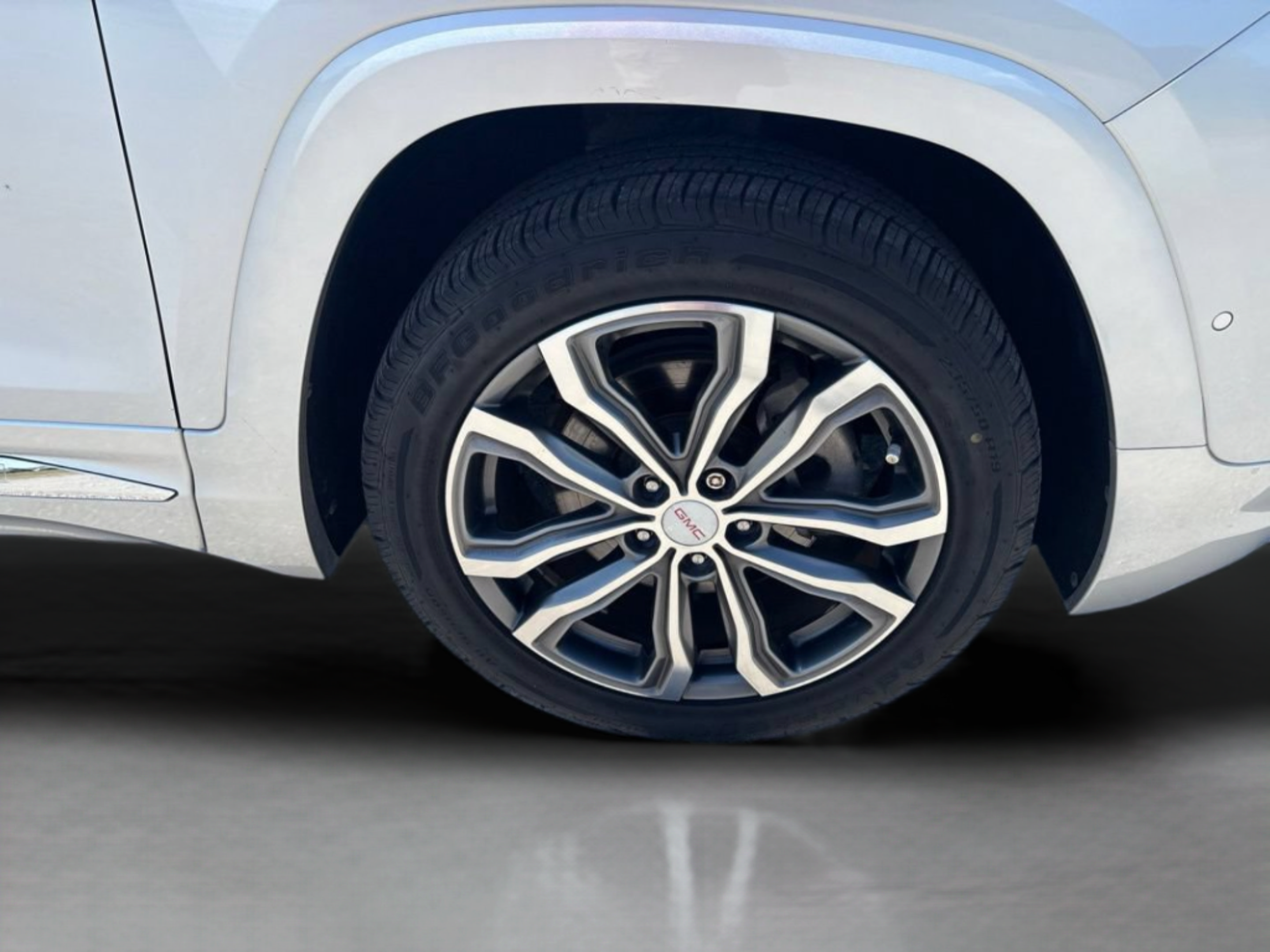 Used 2018 GMC Terrain Denali w/ Advanced Safety Package FWD image 35
