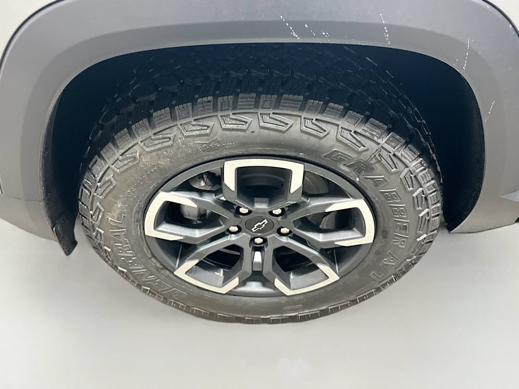 New 2026 Chevrolet Equinox ACTIV FWD image 36