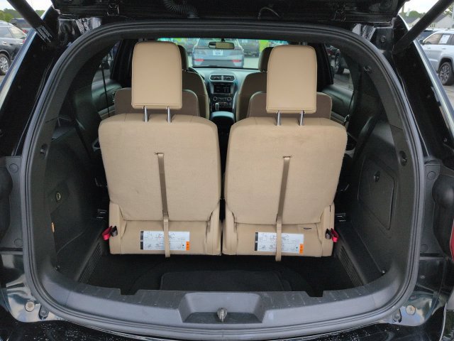 Used 2016 Ford Explorer XLT w/ Equipment Group 202A FWD image 13