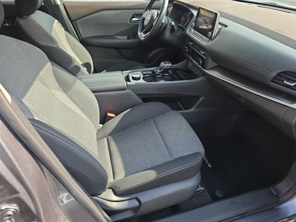 Used 2023 Nissan Rogue SV AWD/4WD image 13