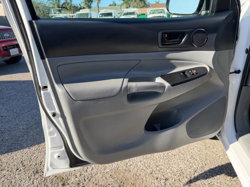 Used 2013 Toyota Tacoma 2WD Access Cab image 15