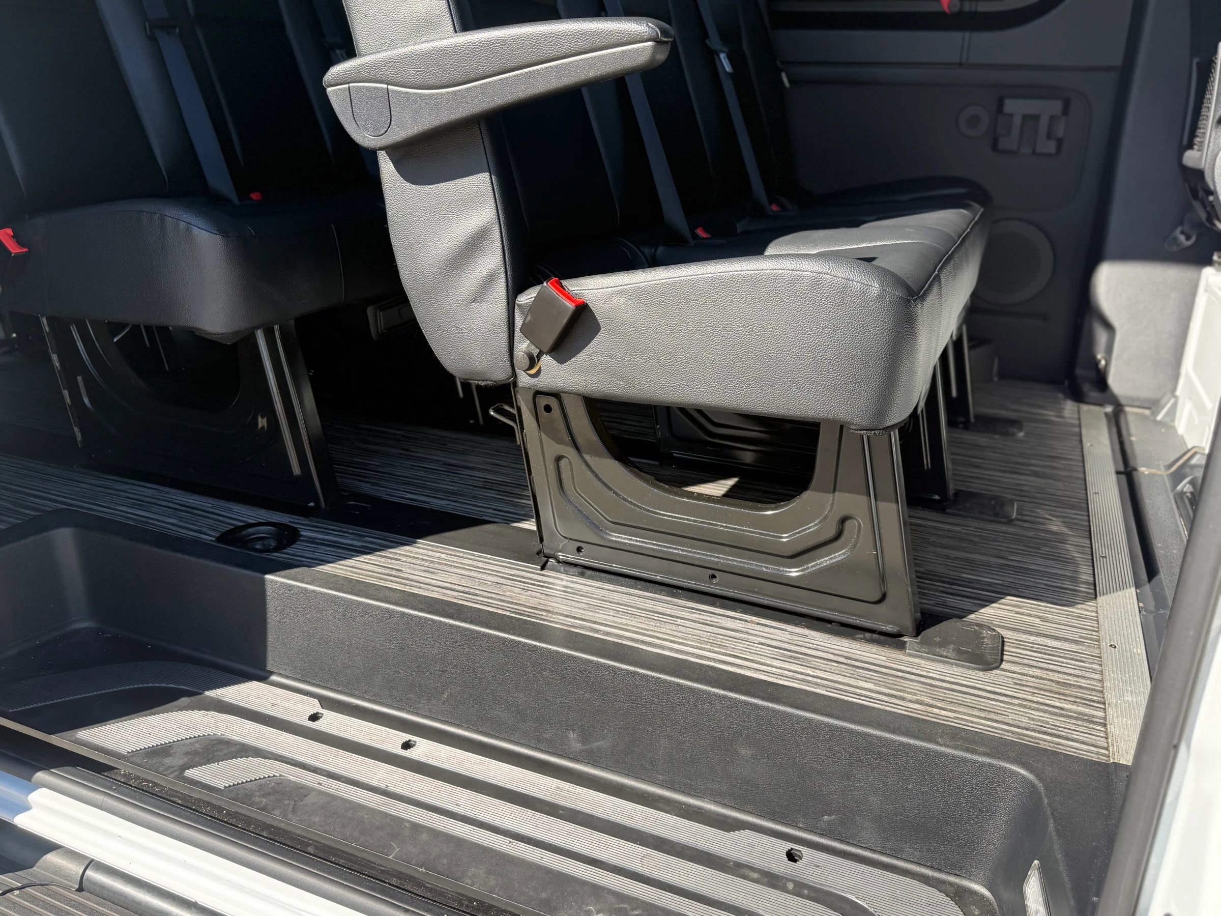 Used 2022 Mercedes-Benz Sprinter 2500 image 12