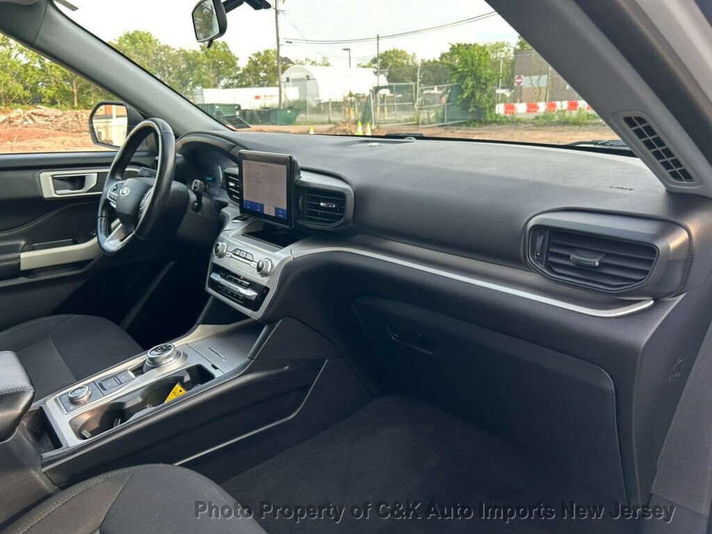 Used 2022 Ford Explorer XLT AWD/4WD image 60