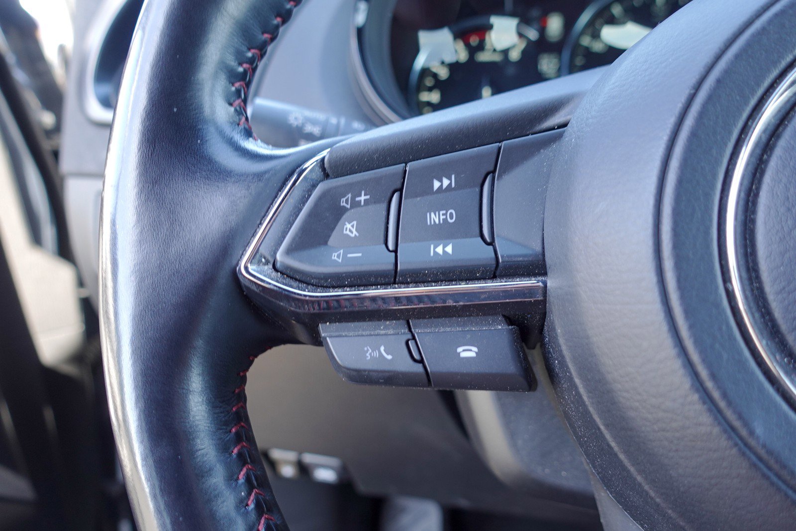 Used 2023 MAZDA CX-9 Carbon Edition image 14