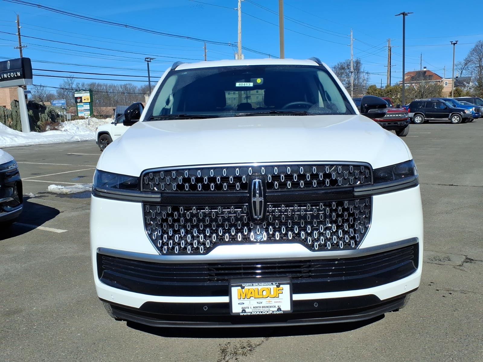 New 2026 Lincoln Navigator L Premier AWD/4WD image 2