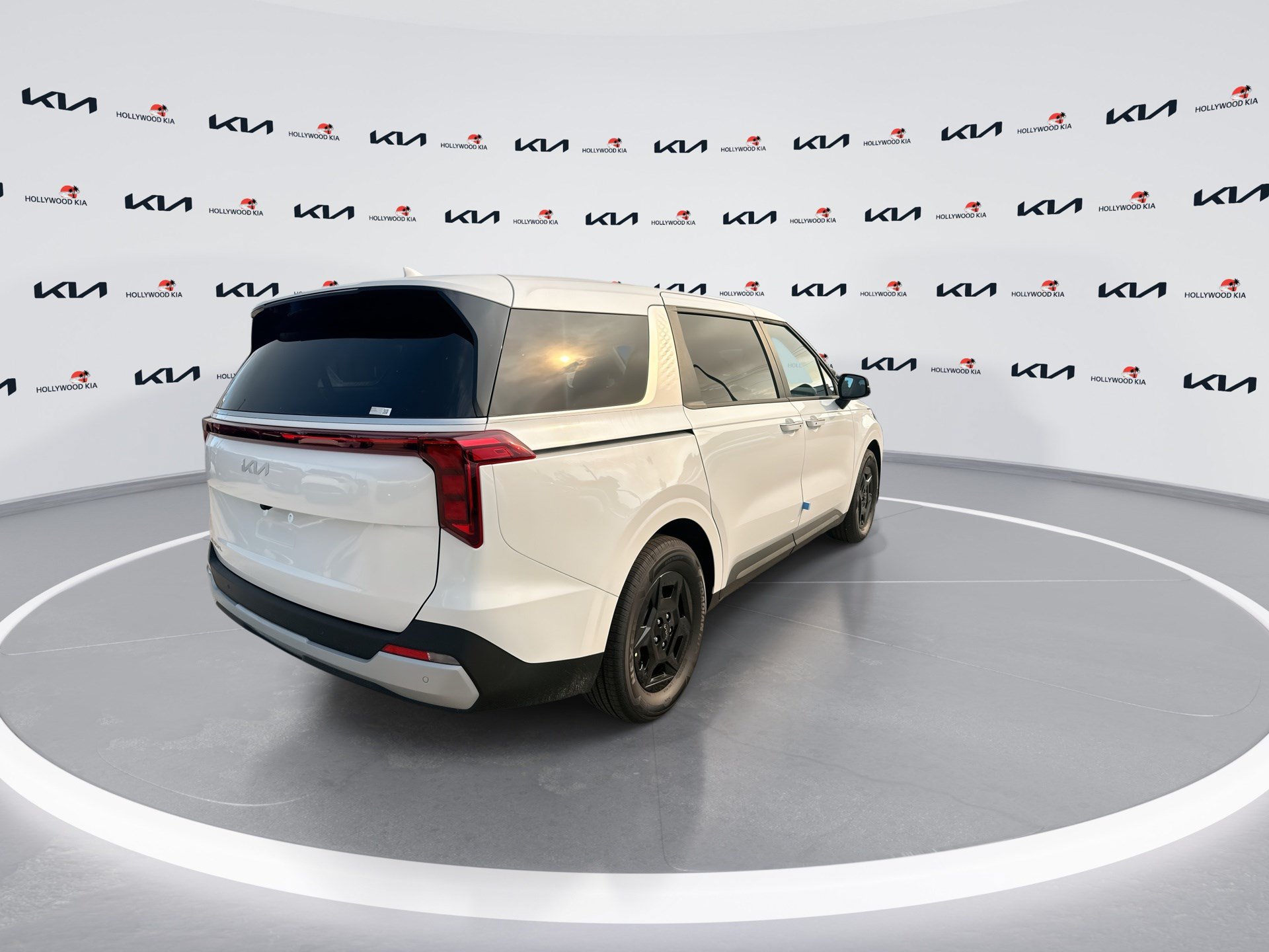 New 2026 Kia Carnival FWD image 8