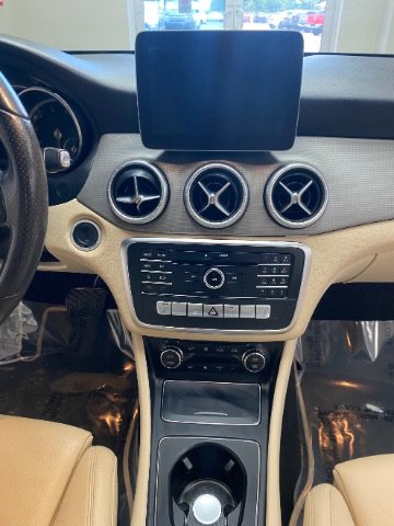 Used 2018 Mercedes-Benz CLA 250 4MATIC image 15