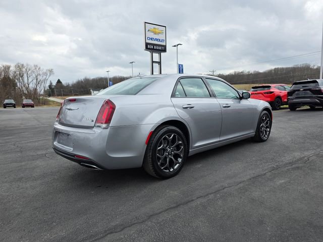 Used 2018 Chrysler 300 S w/ 300S Premium Group image 4