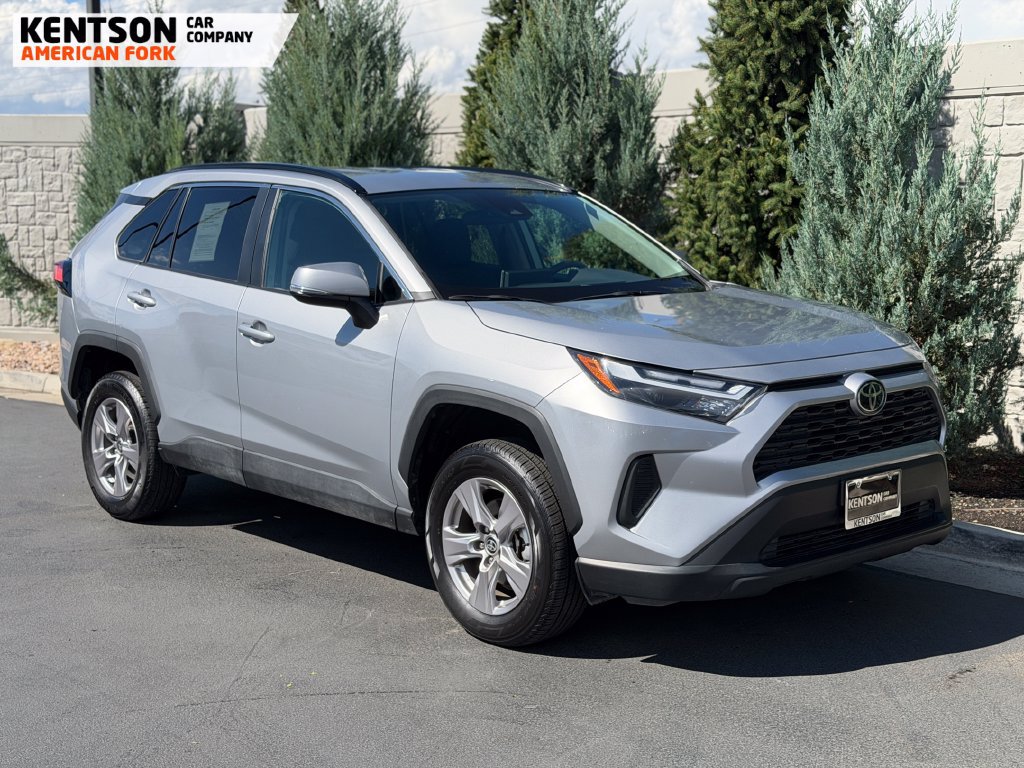 Used 2025 Toyota RAV4 XLE AWD/4WD image 10