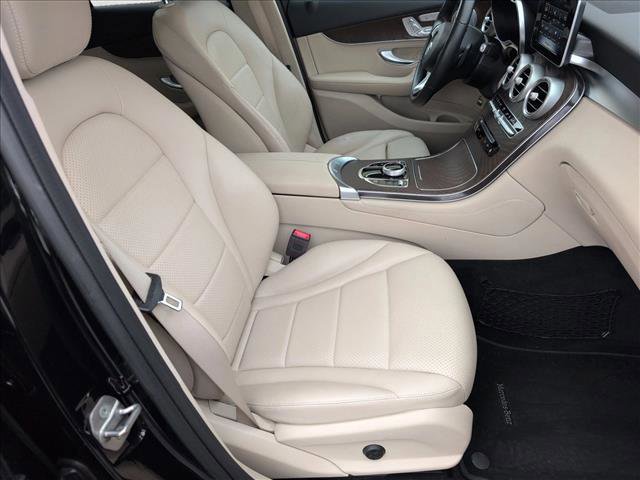Used 2019 Mercedes-Benz GLC 350e 4MATIC image 23