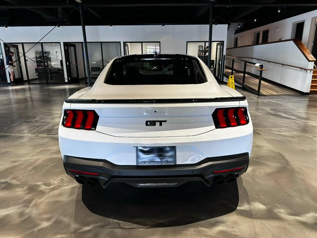 Used 2025 Ford Mustang GT Premium RWD image 4