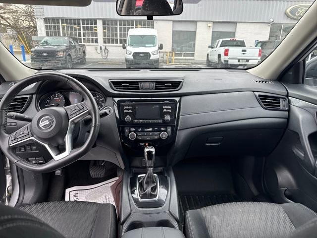 Used 2017 Nissan Rogue SV image 12