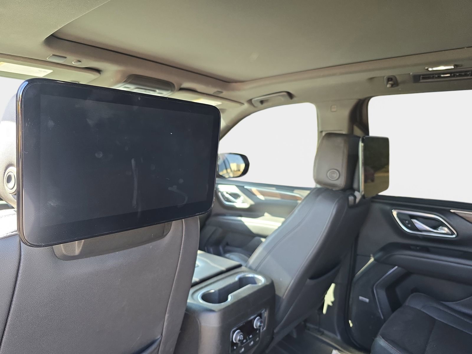 Used 2023 Chevrolet Suburban High Country AWD/4WD image 13