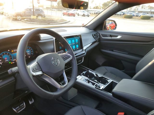 Certified 2026 Volkswagen Atlas Cross Sport SEL R-Line image 18