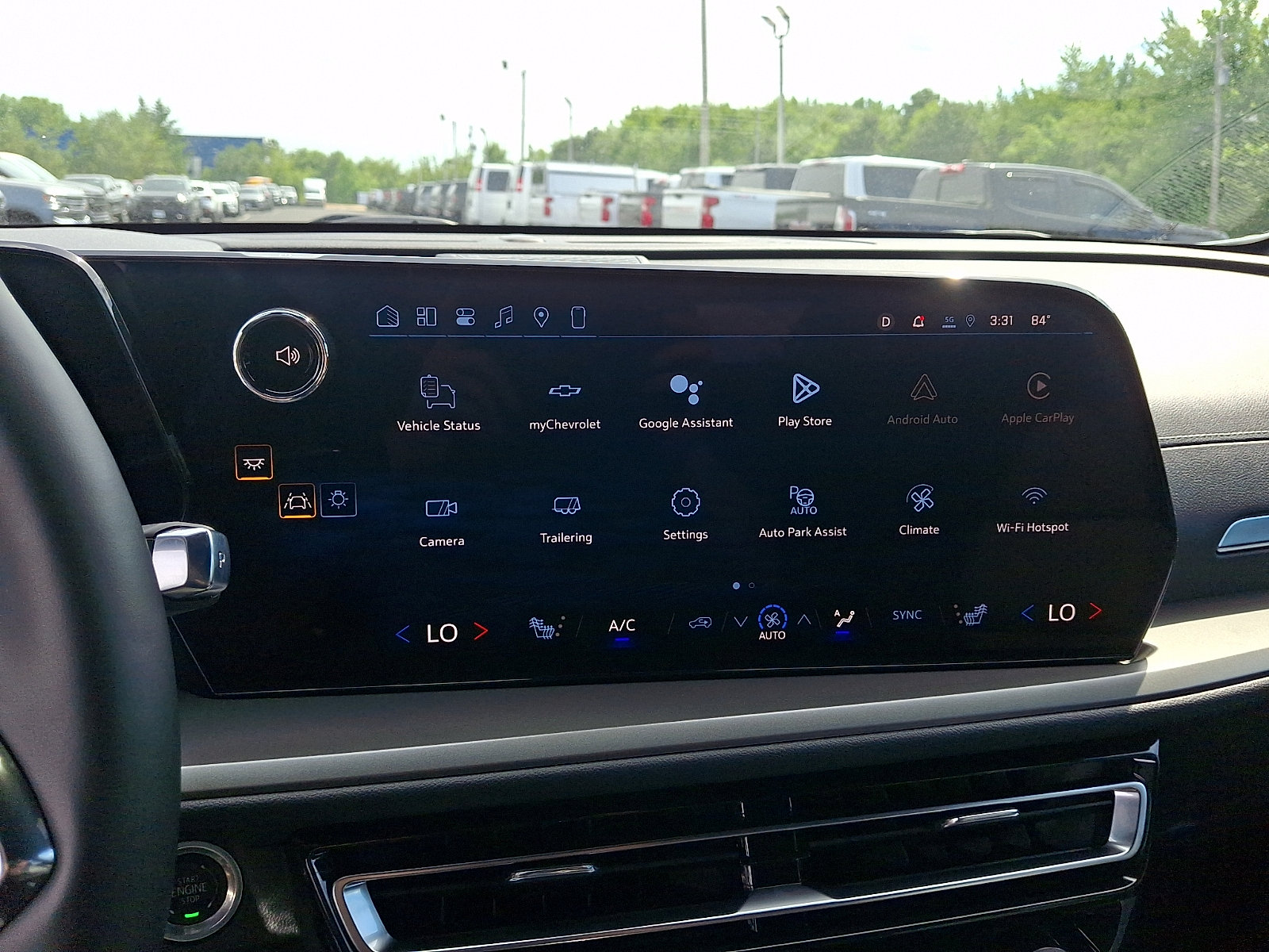 Used 2025 Chevrolet Traverse LT w/ Enhanced Driving Package FWD image 16