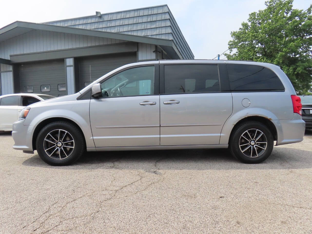 Used 2016 Dodge Grand Caravan R/T FWD image 8