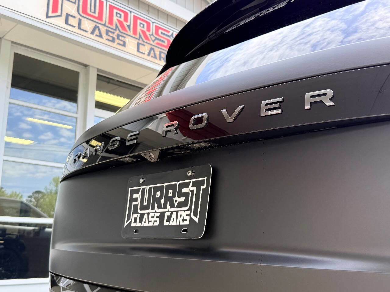Used 2022 Land Rover Range Rover Long Wheelbase SE image 9