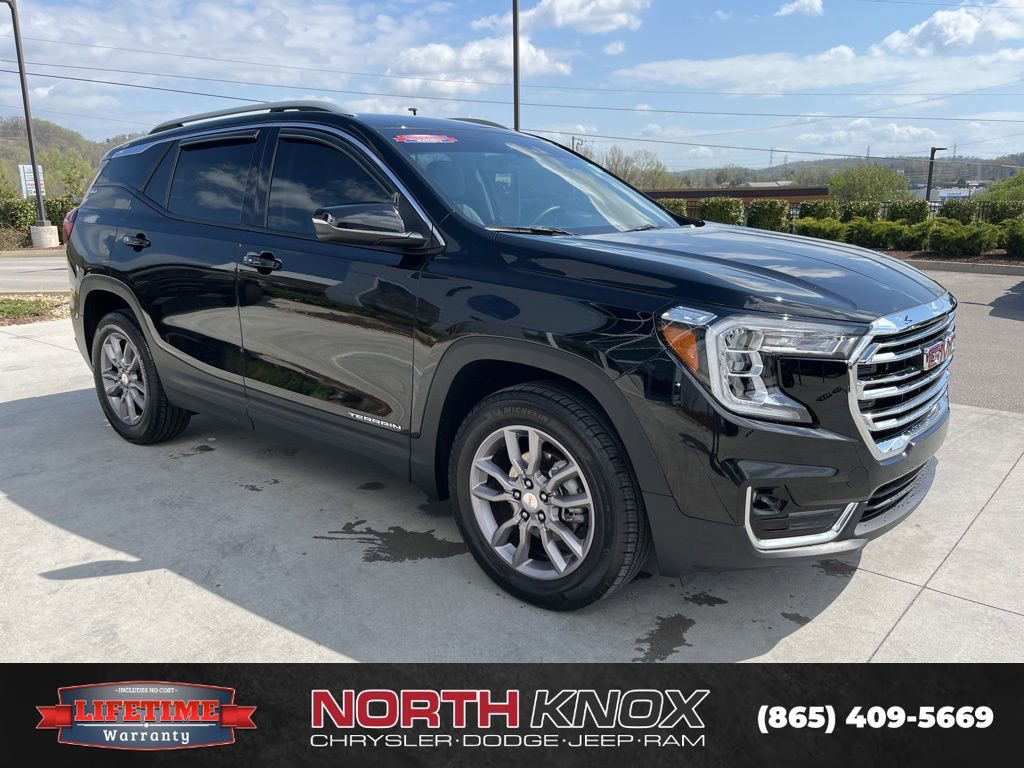 Used 2024 GMC Terrain SLT image 28