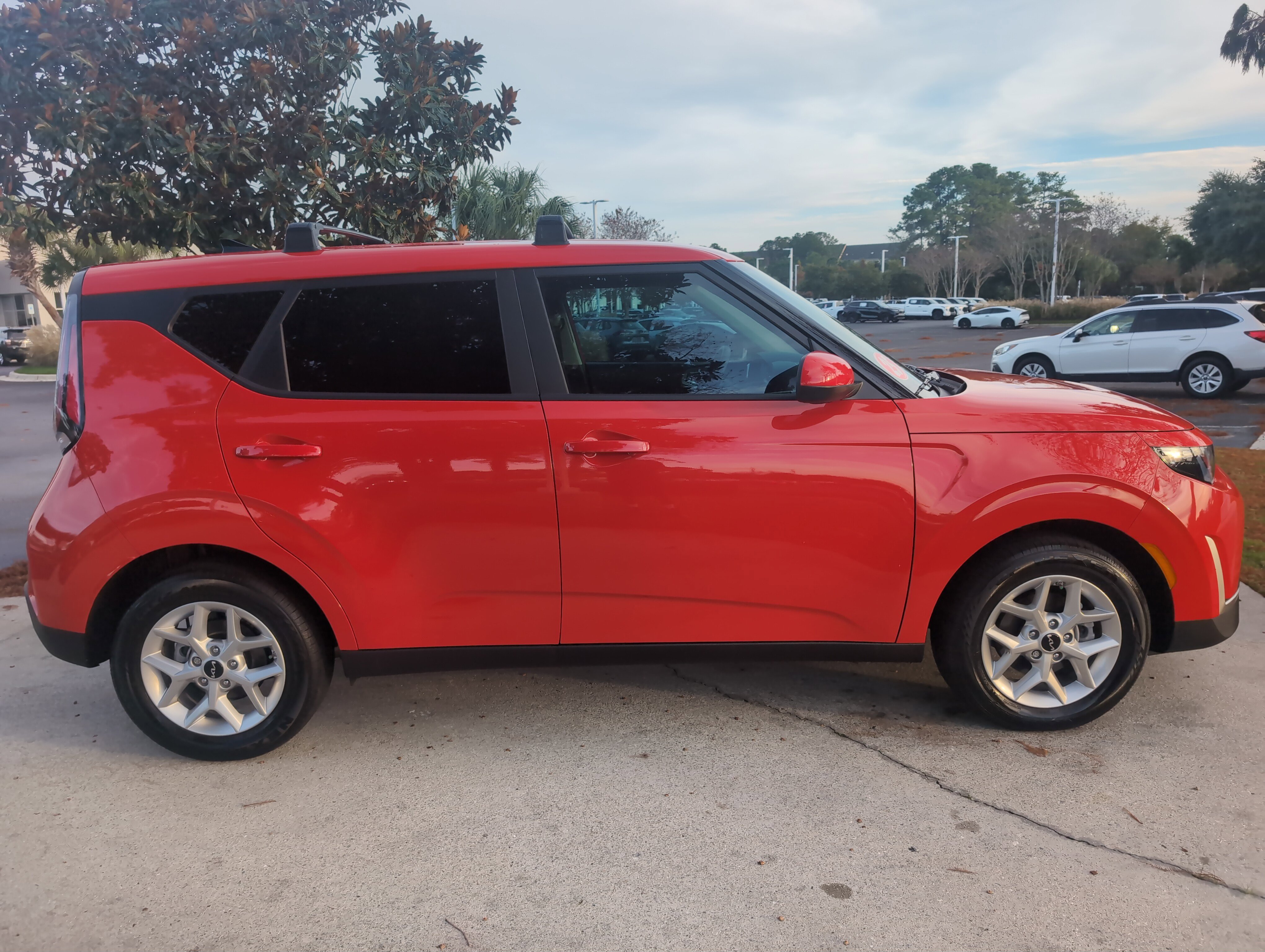 Used 2025 Kia Soul LX w/ LX Technology Package image 11