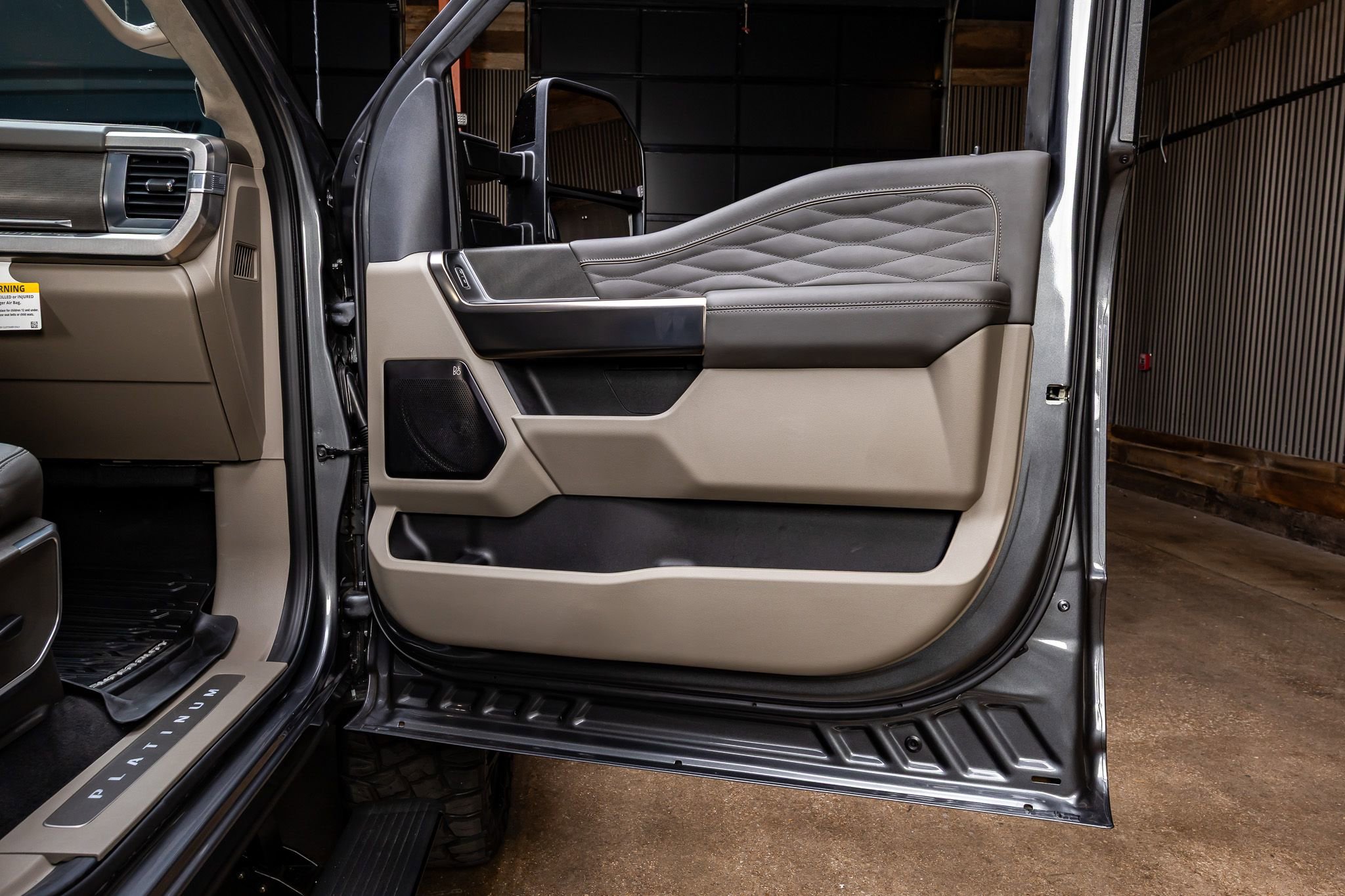 Used 2026 Ford F450 Platinum w/ Platinum Plus Package image 34