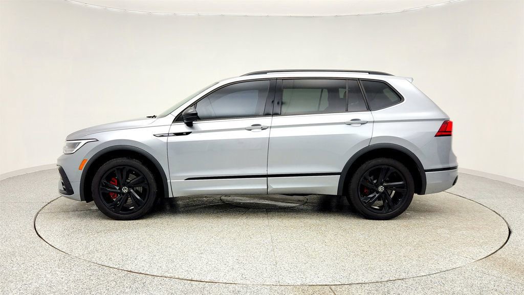 Used 2024 Volkswagen Tiguan SE R-Line image 8