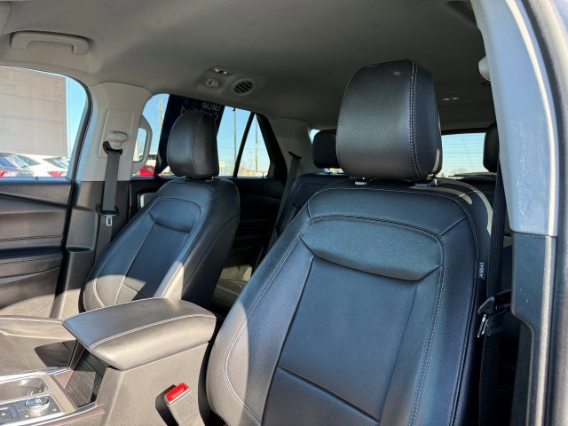 Certified 2024 Ford Explorer Limited AWD/4WD image 15