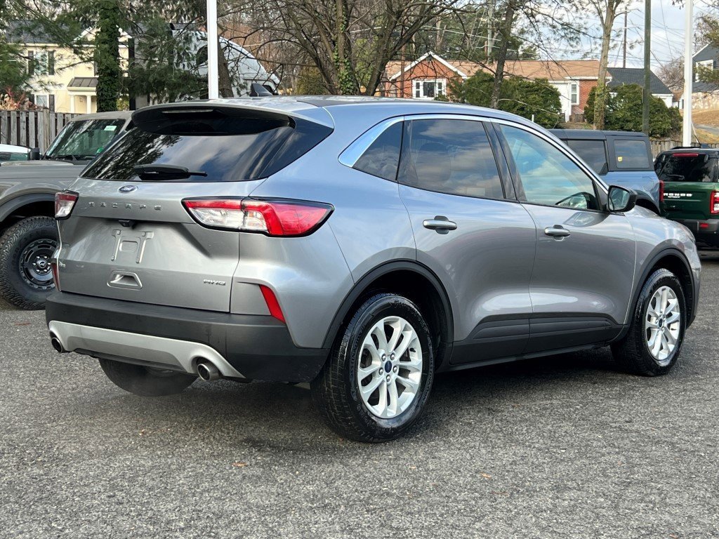 Certified 2022 Ford Escape SE image 5