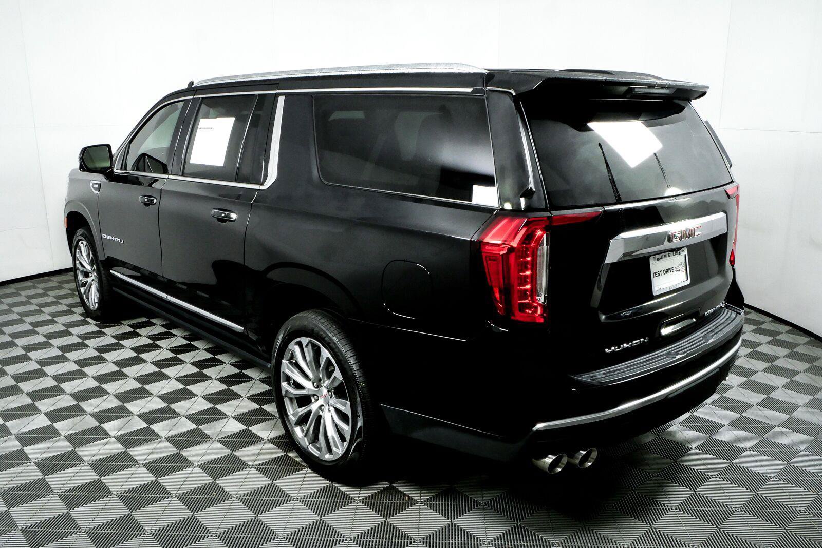 Used 2022 GMC Yukon XL Denali w/ Denali Ultimate Package AWD/4WD image 30