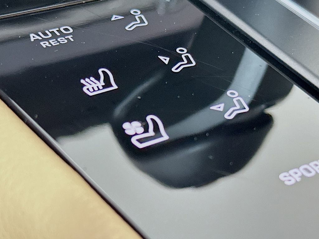 Certified 2023 Porsche Macan image 23