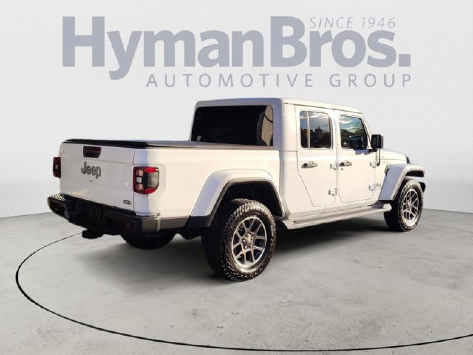 Used 2020 Jeep Gladiator Overland image 3