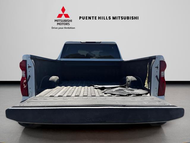 Used 2022 Chevrolet Silverado 2500 Custom w/ Custom Value Package image 9