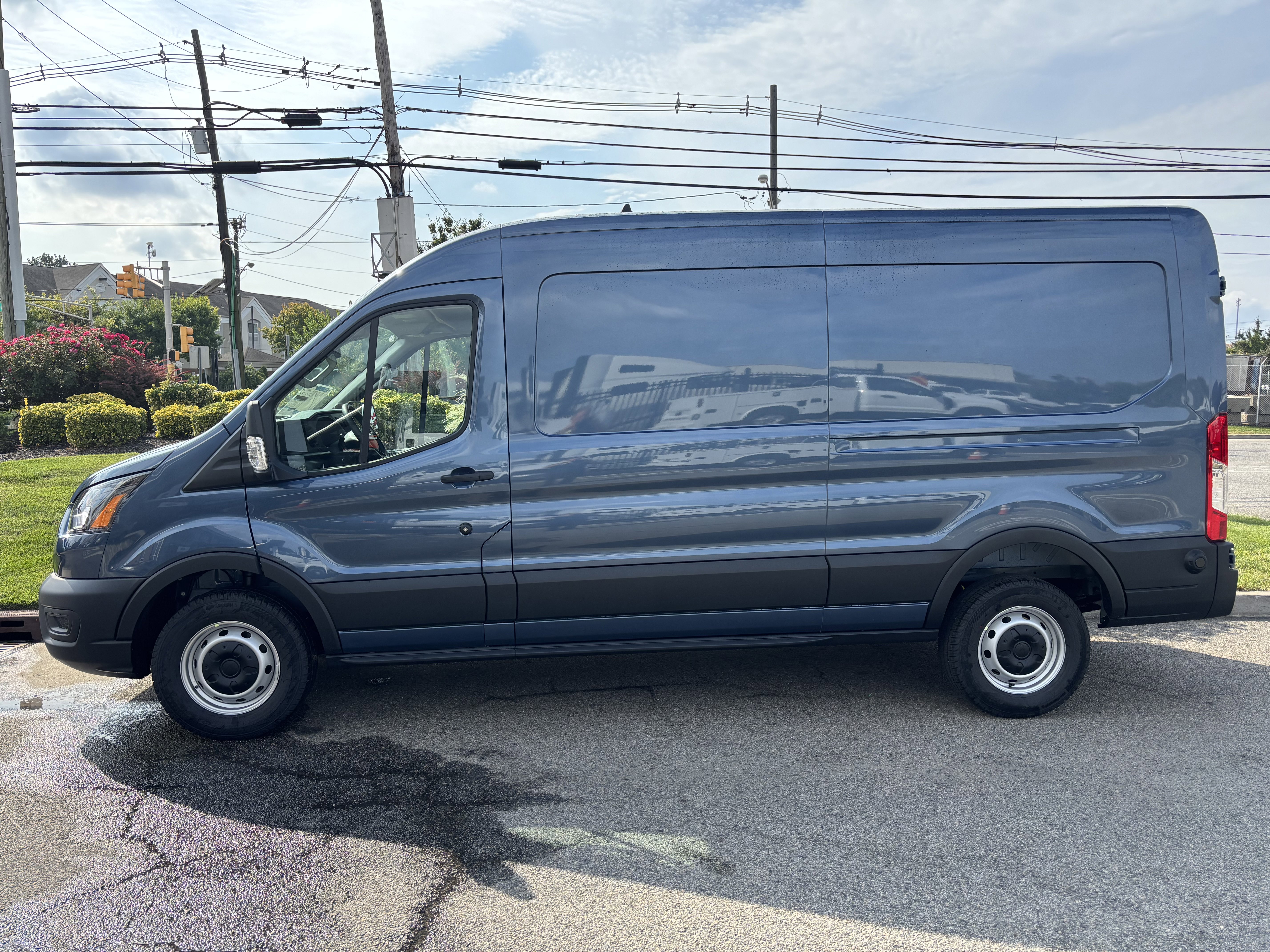 New 2025 Ford Transit 250 148 Medium Roof image 6
