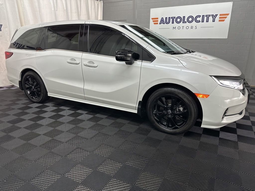 Used 2024 Honda Odyssey Sport image 3
