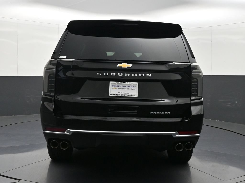Used 2026 Chevrolet Suburban Premier AWD/4WD image 4