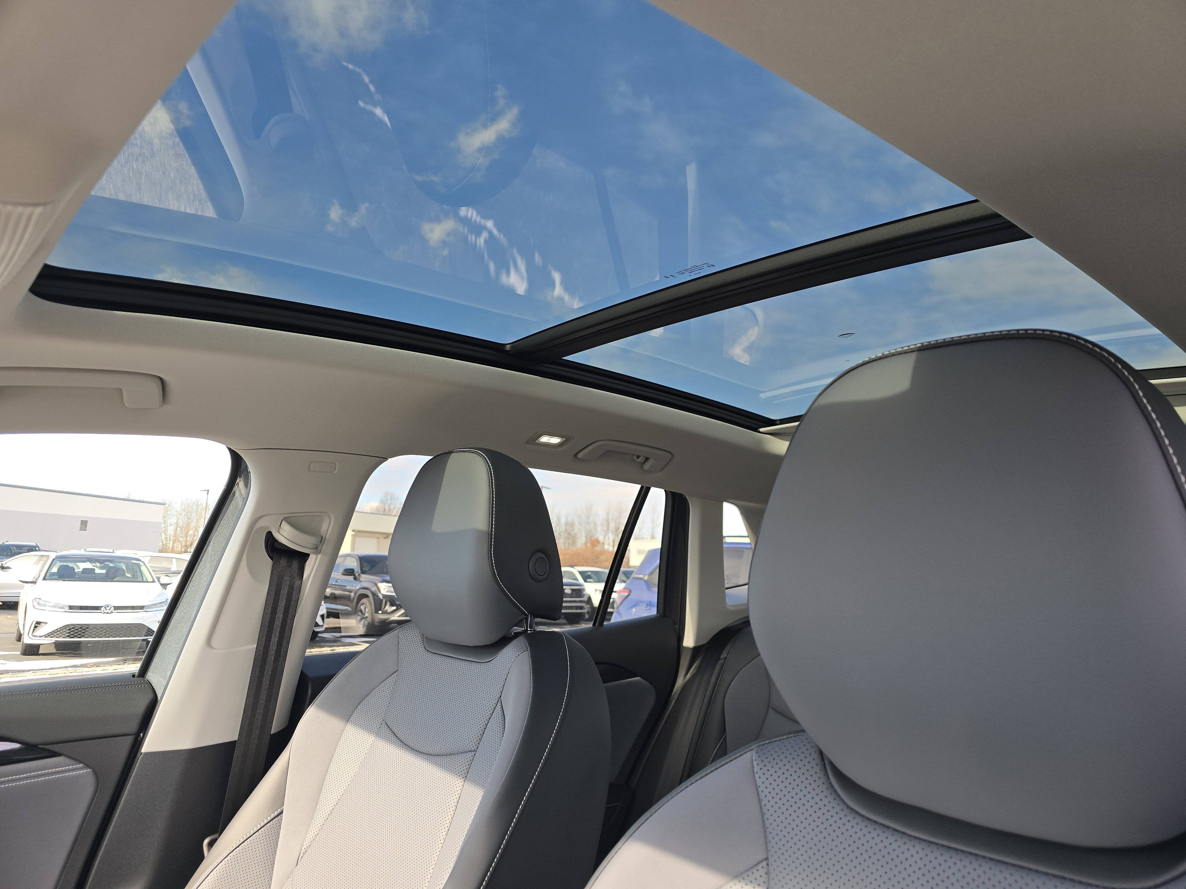 New 2026 Volkswagen Tiguan SE image 9