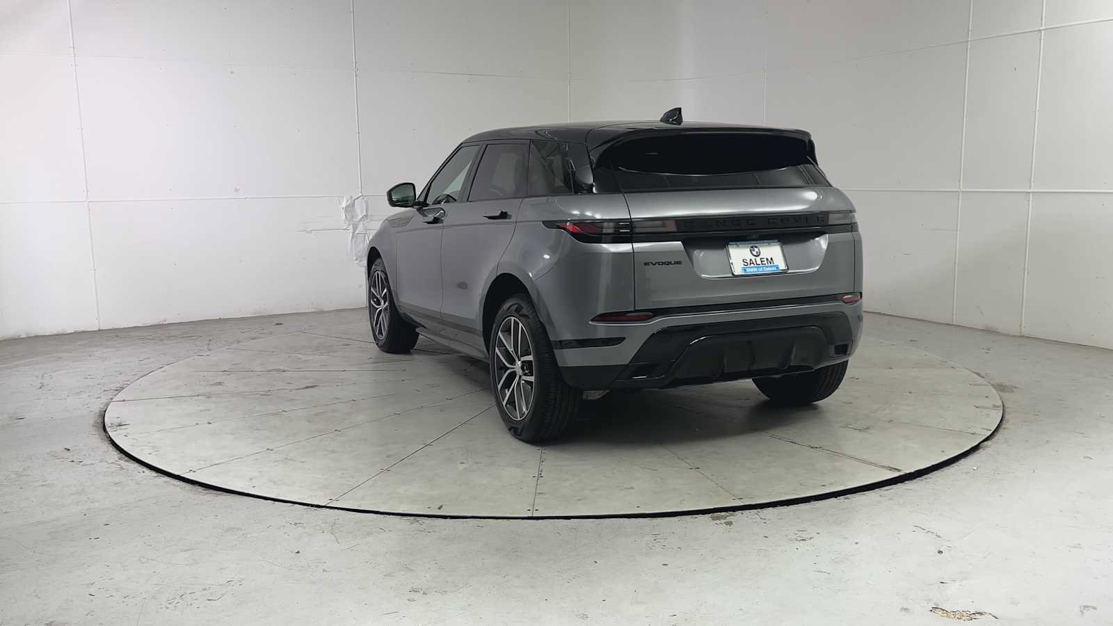 Used 2025 Land Rover Range Rover Evoque Dynamic SE AWD/4WD image 3