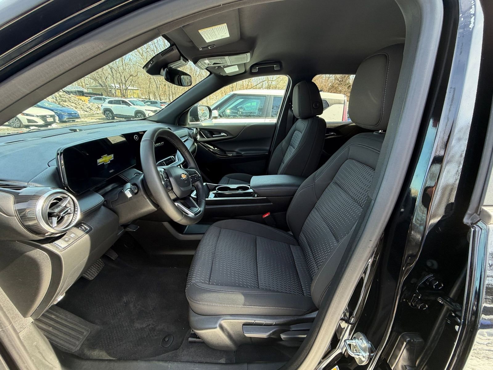 Used 2025 Chevrolet Equinox LT image 27