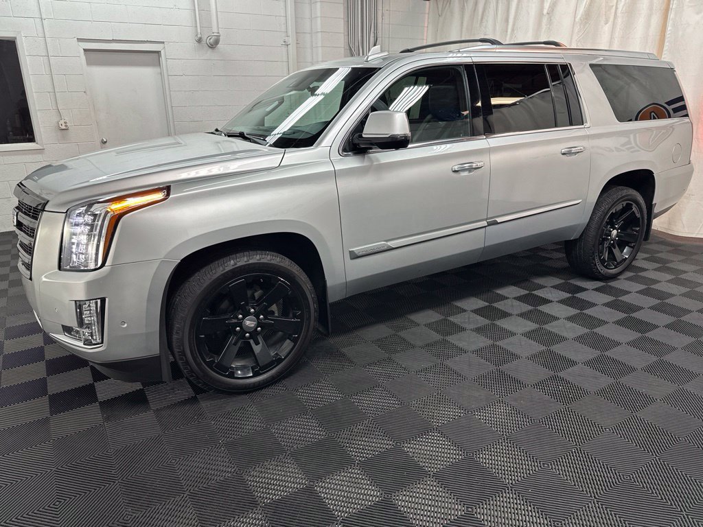 Used 2017 Cadillac Escalade ESV Platinum AWD/4WD image 5