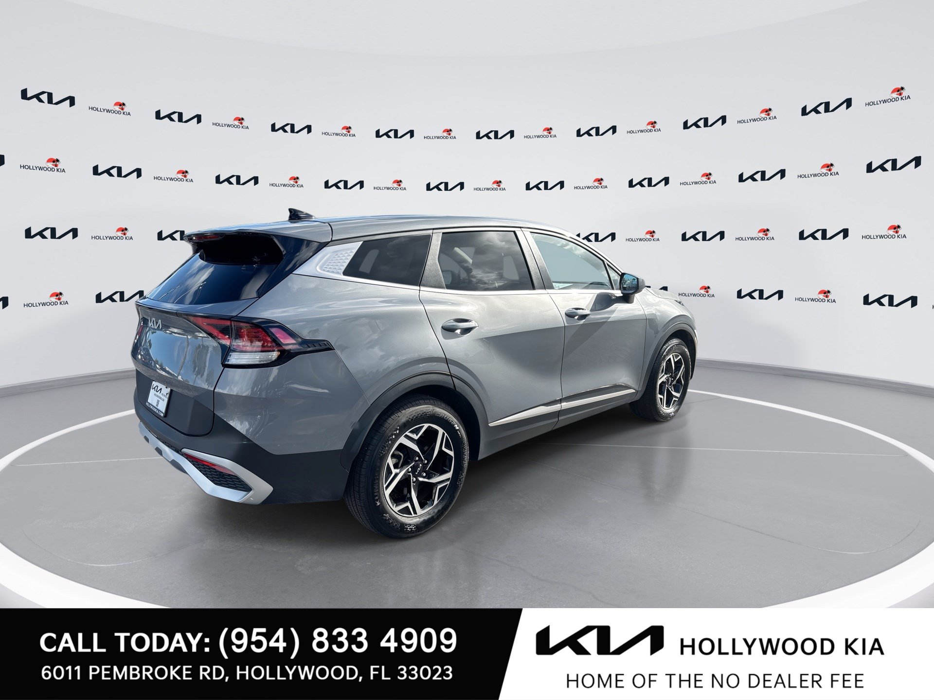 Used 2025 Kia Sportage LX FWD image 8