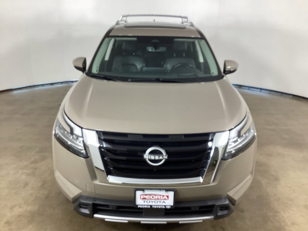Used 2023 Nissan Pathfinder Platinum w/ Cargo Package AWD/4WD image 2