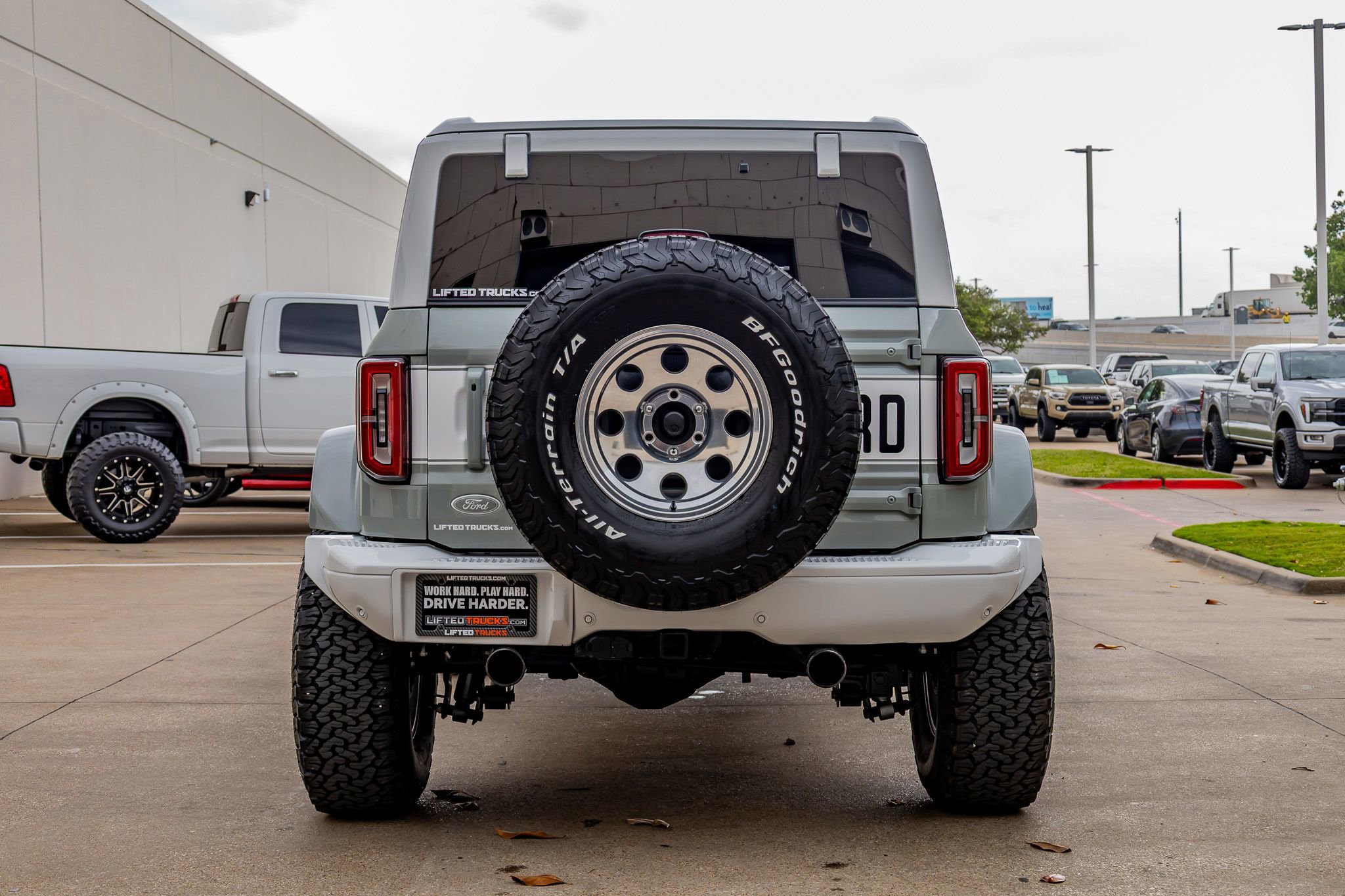 Used 2023 Ford Bronco Heritage Edition AWD/4WD image 8