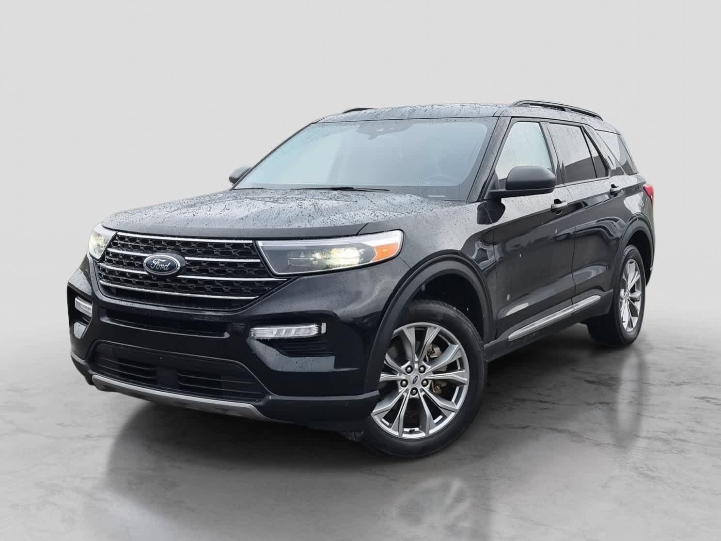 Used 2023 Ford Explorer XLT w/ Equipment Group 202A AWD/4WD image 1