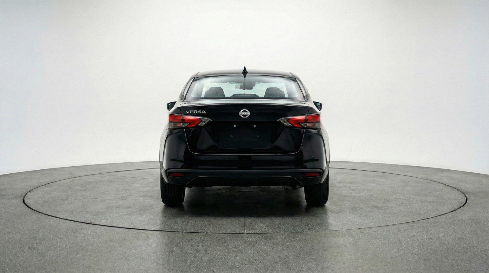 Used 2025 Nissan Versa SV image 7